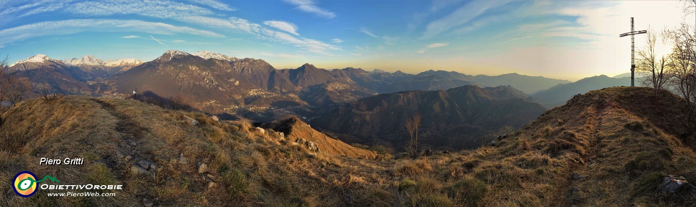 02 Tra poco il tramonto in vetta al Monte Gioco (13666 m) .jpg